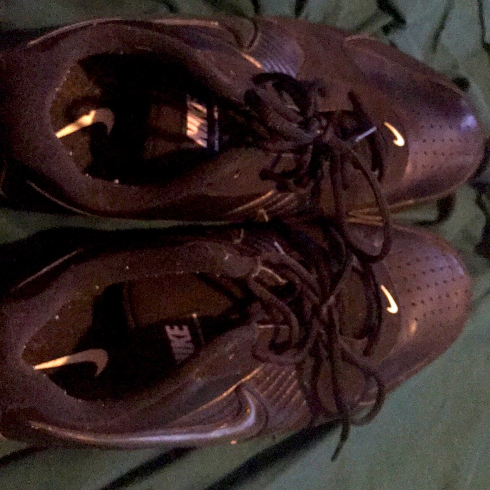 Nike - Air Baseline Low Basketball Shoes